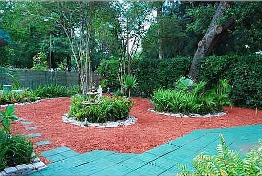 LANDSCAPED YARD