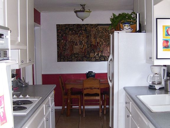 Kitchen/Breakfast Nook