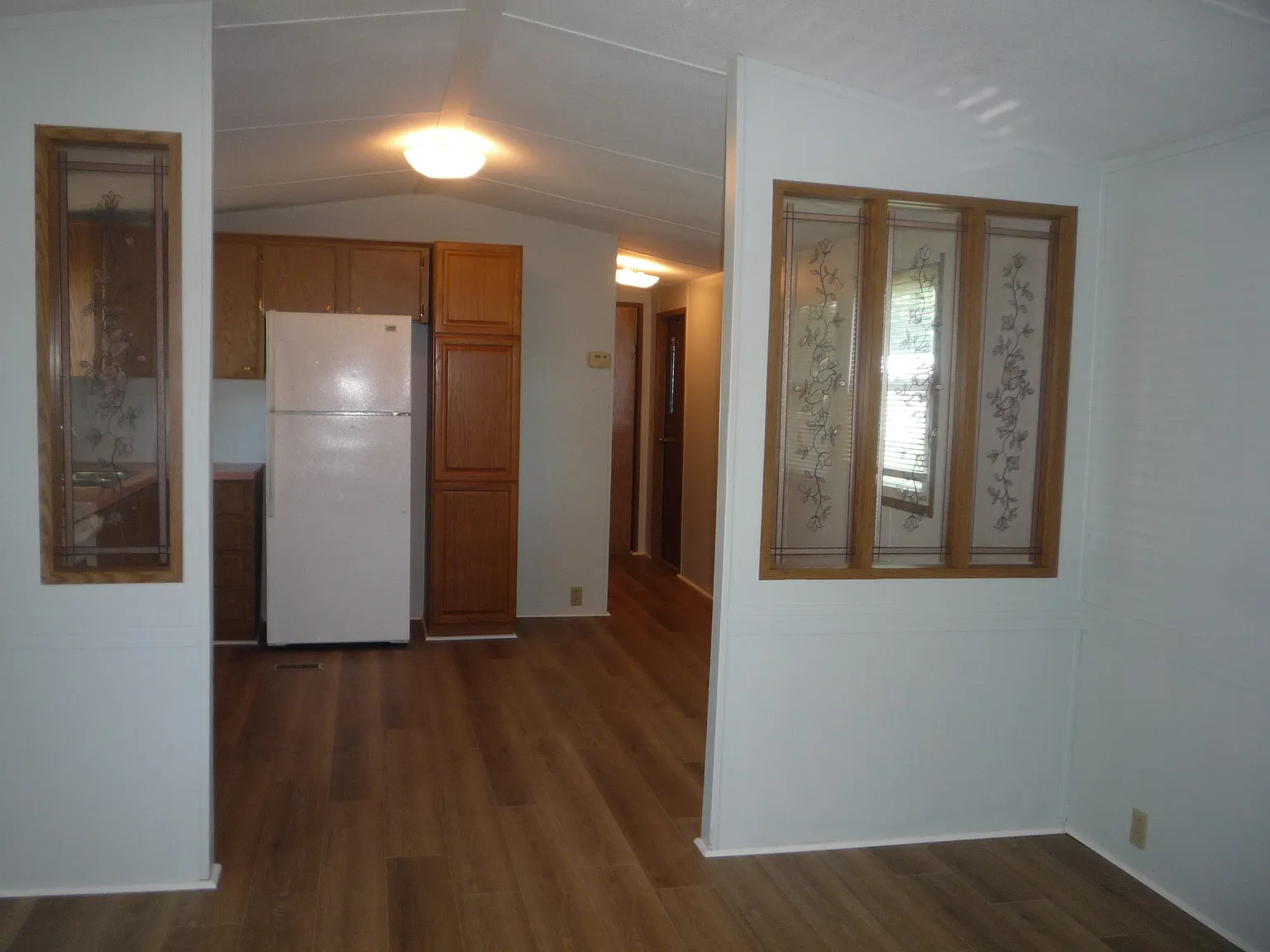 2 bed, 1.5 bath, 960 sqft, $800 — Photo 2