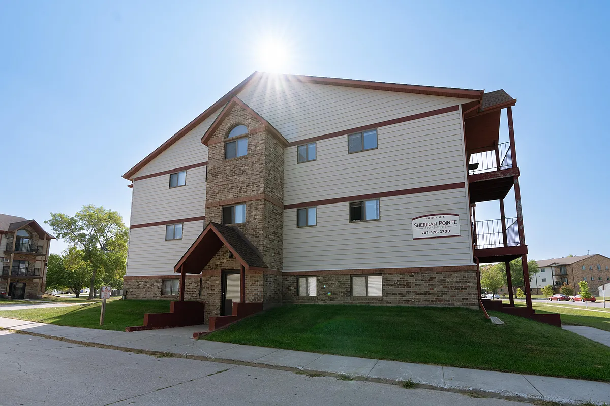Fargo, ND Sheridan Pointe Apartments | Exterior - Sheridan Pointe