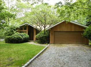 21 N Quarter Rd, Westhampton, NY 11977