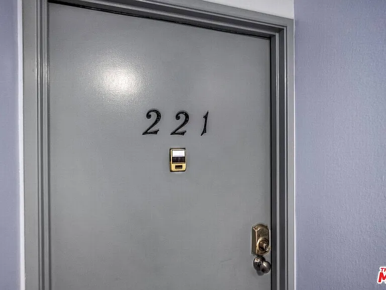 501 Palisades Dr #221 — Photo 9