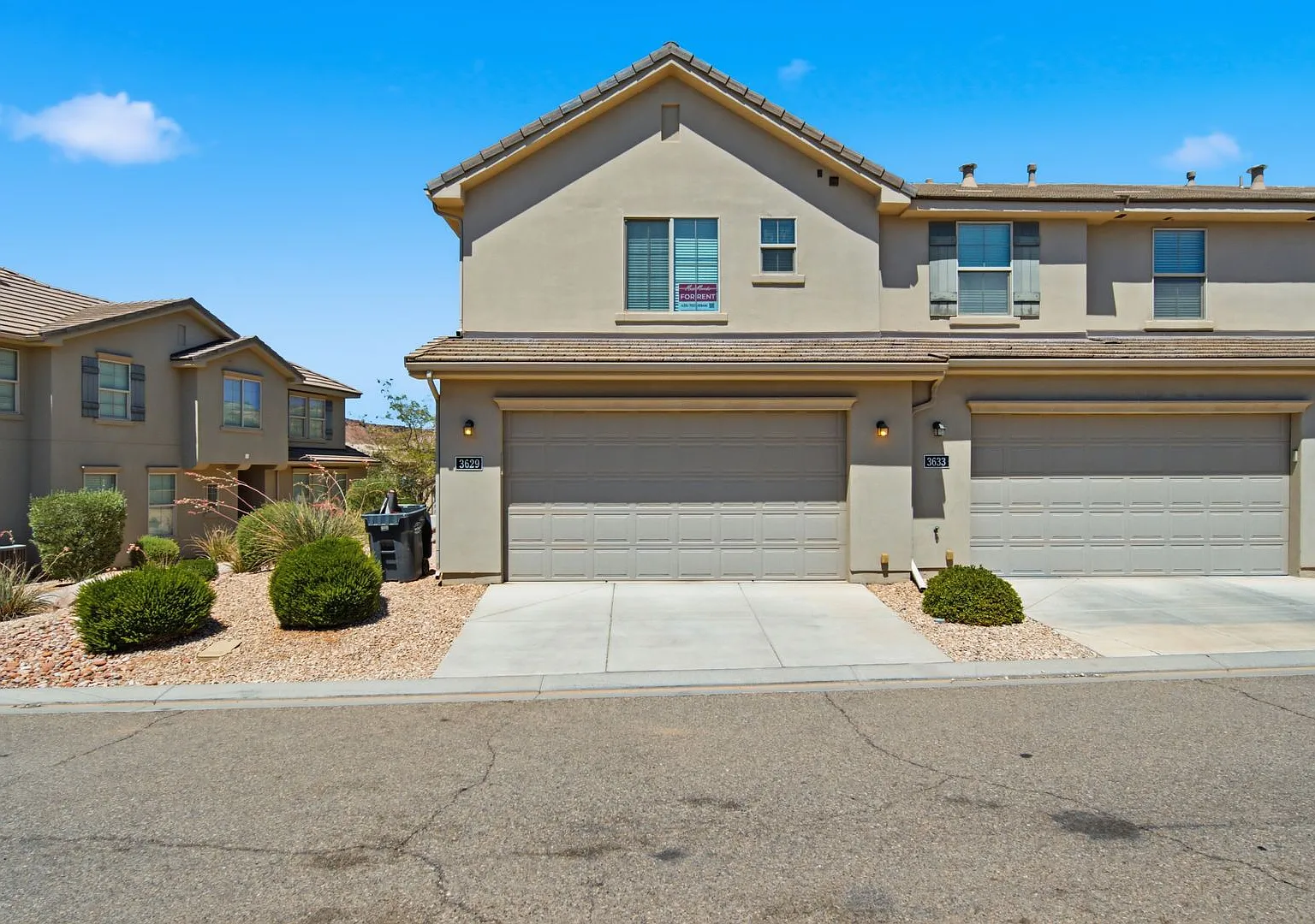 Bright & Spacious 3 bedroom Townhome — Photo 3