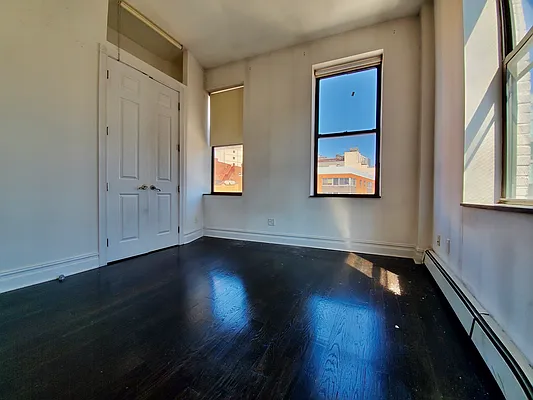 Rented by Julien Aractingi, LREB | media 14