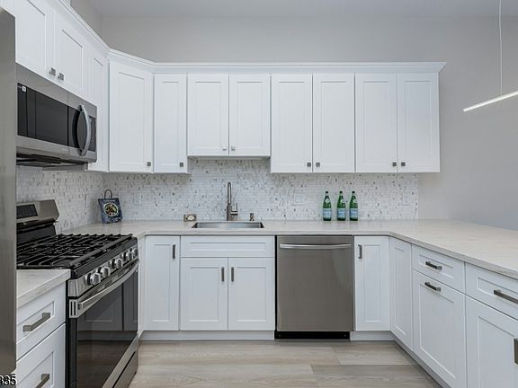2nd image of 803 Springfield Ave #C