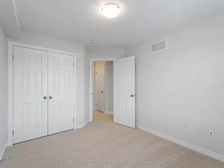 219 Dundas St E #27 — Photo 24