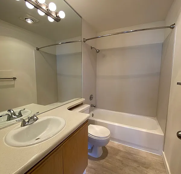 1504 Aurora Ave N #207 — Photo 10