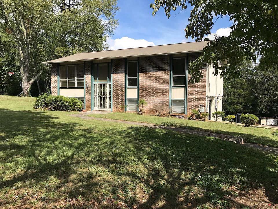 1st image of 1704 White Pine Cir