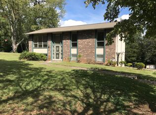 1704 White Pine Cir, Knoxville, TN 37909