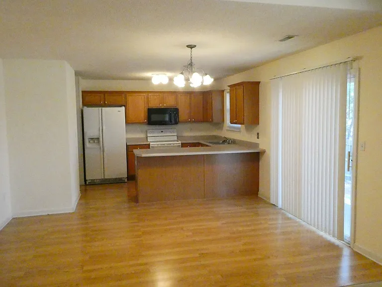 2314 Lichfield Dr — Photo 3