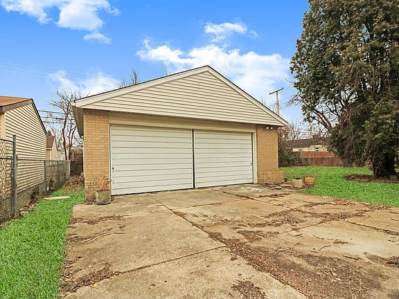 4th image of 6061 John Daly St