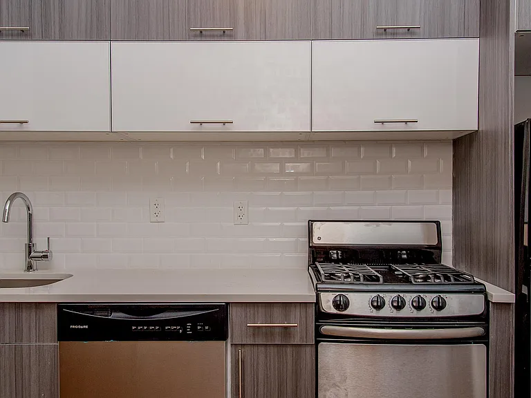 197 Stockholm St #2R — Photo 23