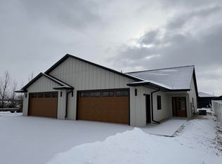 1825 Snead Ave #1827, Mitchell, SD 57301