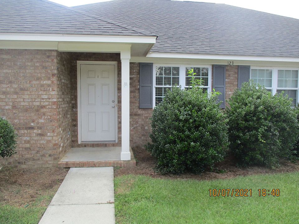 1st image of 123A Magnolia Ave