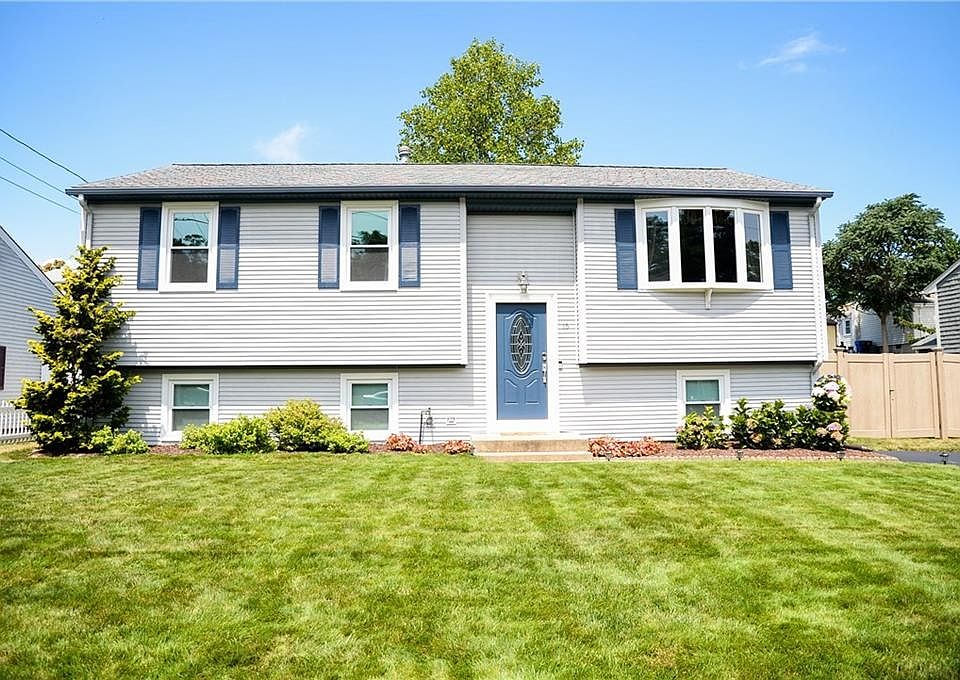 1st image of 16 Bridgton Ct