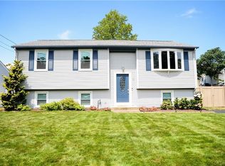 16 Bridgton Ct, Cranston, RI 02910
