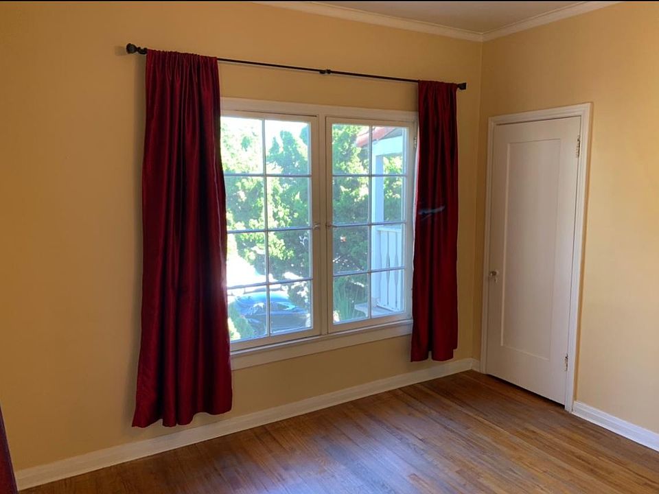 Master Bedroom #1, with walk-in closet #1