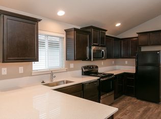 1087 N Pacific Hwy #99, Cottage Grove, OR 97424