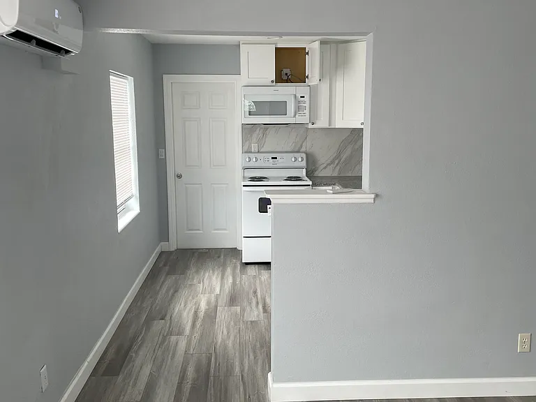 30103 Holly Rd — Photo 2