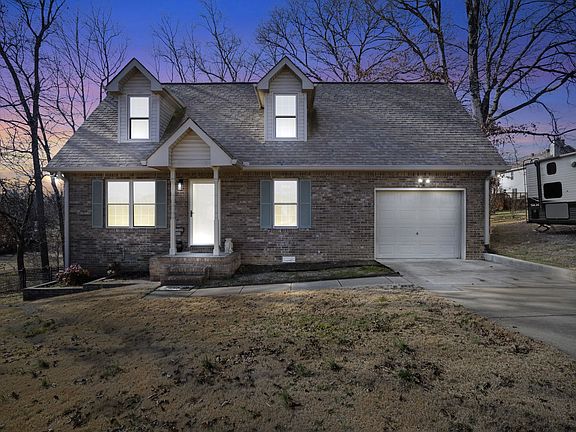 2nd image of 1654 Sparkleberry Dr