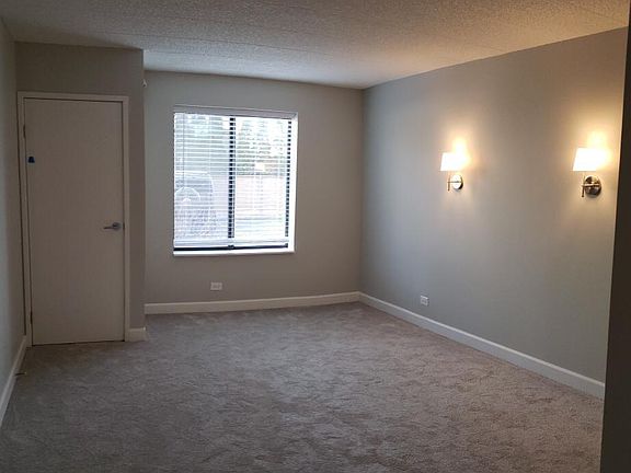 3rd image of 626 E Woodland Park Ave APT 111