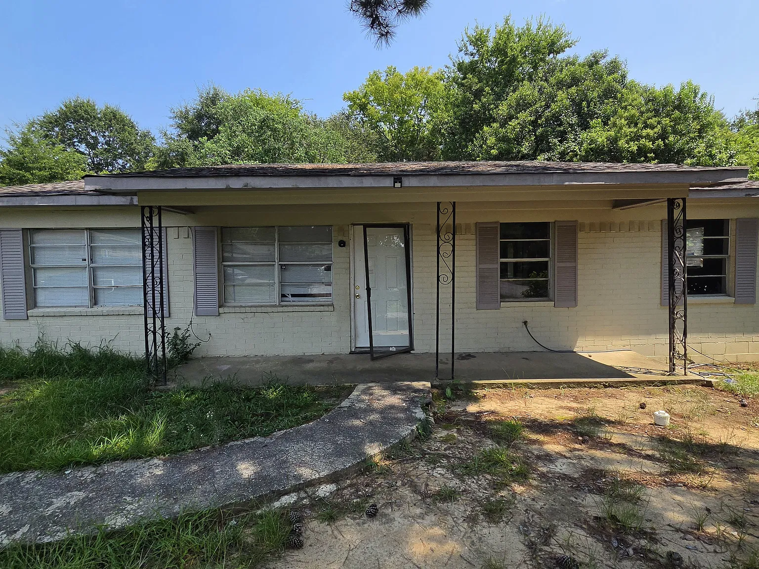 4 bed, 1260 sqft, $1,200 — Photo 1