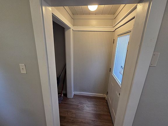 5th image of 262 Clark Cir