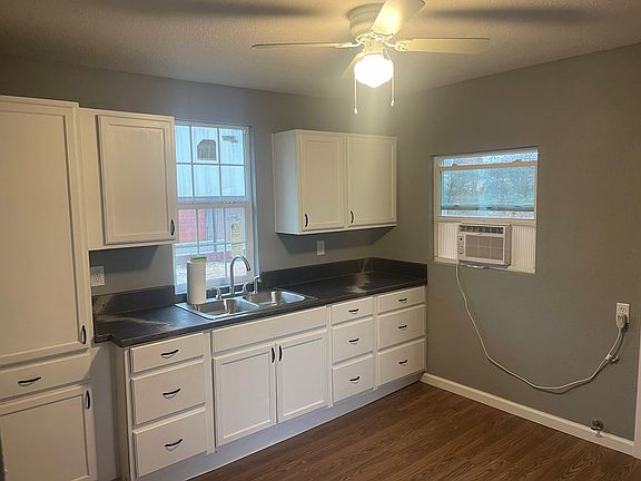 3rd image of 200 Sealy St