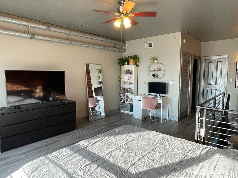 710 W Trade St #312 — Photo 50