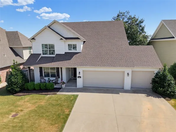 4697 W Marble Ridge Dr, Fayetteville, AR 72704