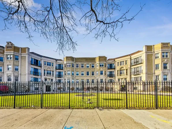 6832 S South Shore Dr APT 2, Chicago, IL 60649