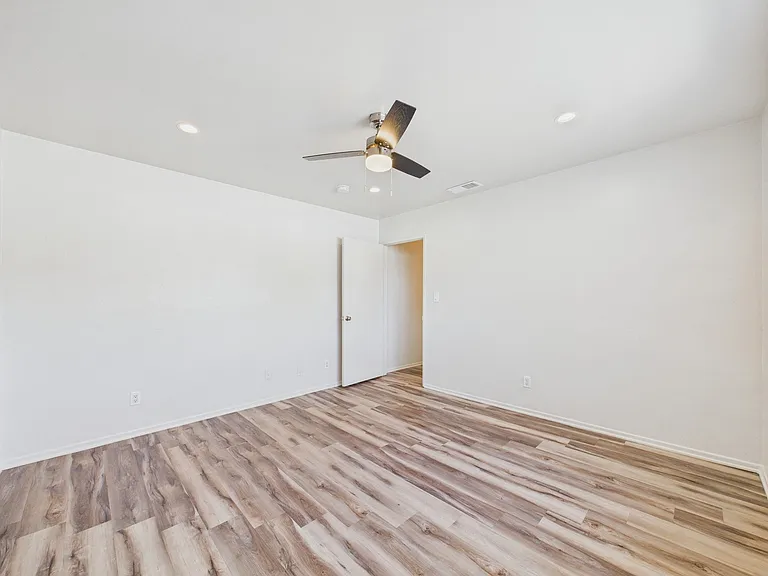 426 E Cedar Ave — Photo 12