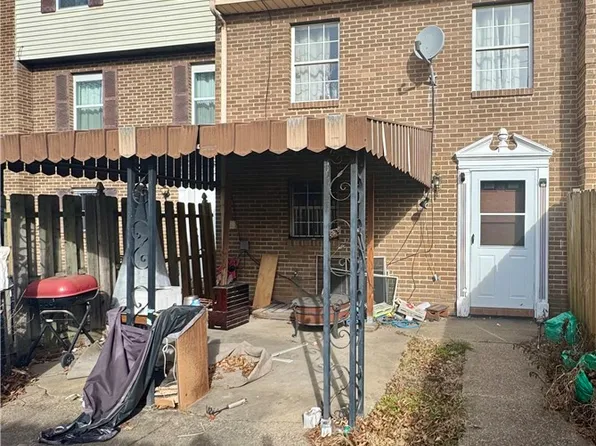 7305 Bennett St, Pittsburgh, PA 15208