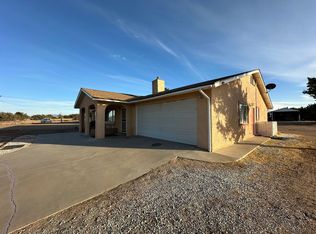 10563 Hollister Rd, Oak Hills, CA 92344