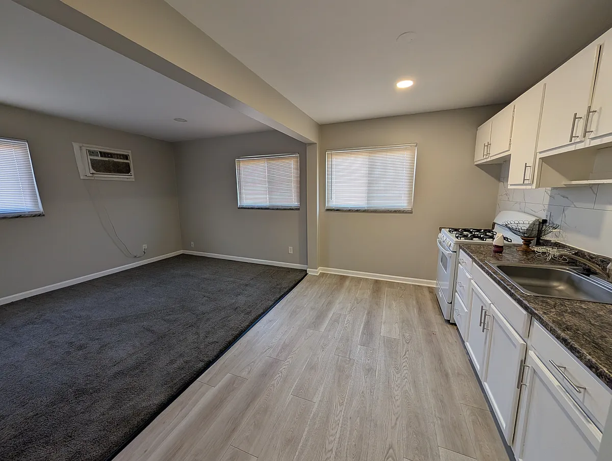 Building Photo - 3656 Seabrook Ave #A