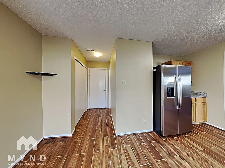 9526 W Lantern Ln — Photo 6