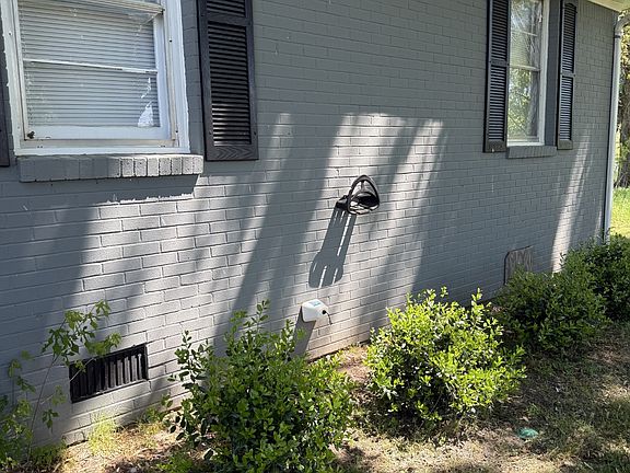 5th image of 954 Short Mountain Rd