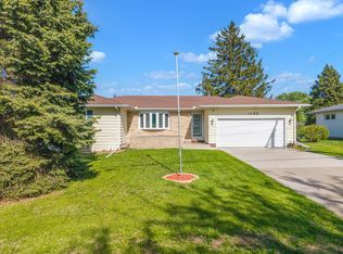 1135 N 11th St, Clinton, IA 52732
