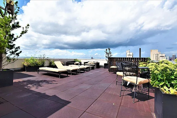Rented by Highline Residential | media 4