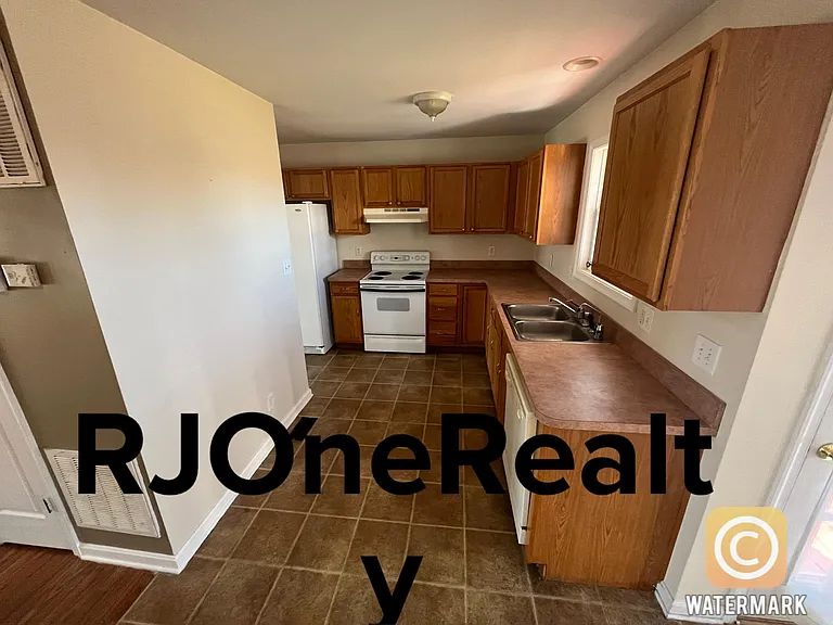 24 Iberian Ct — Photo 9