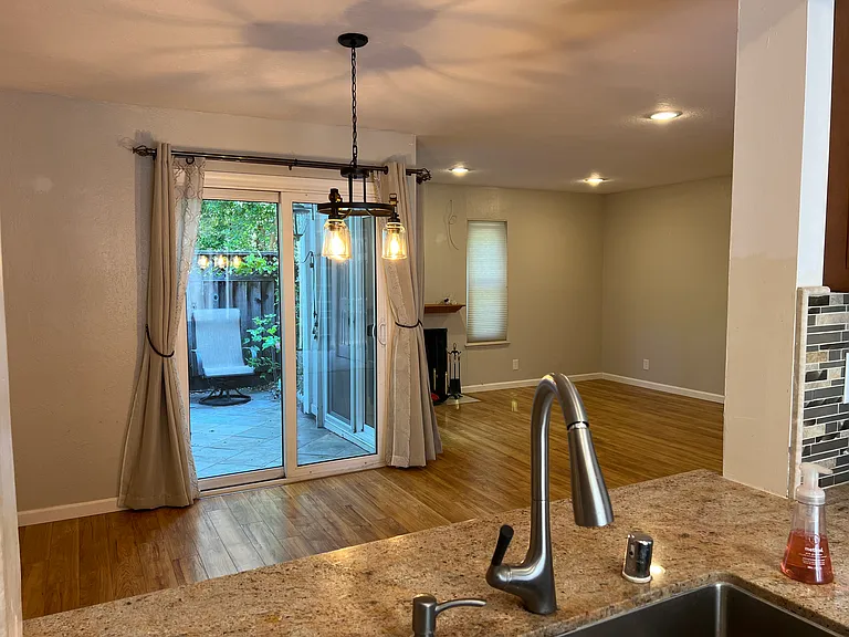 725 Garden Creek Pl — Photo 5
