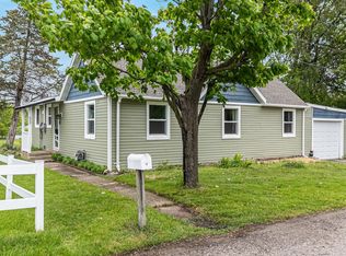 33 Island Dr, Montello, WI 53949