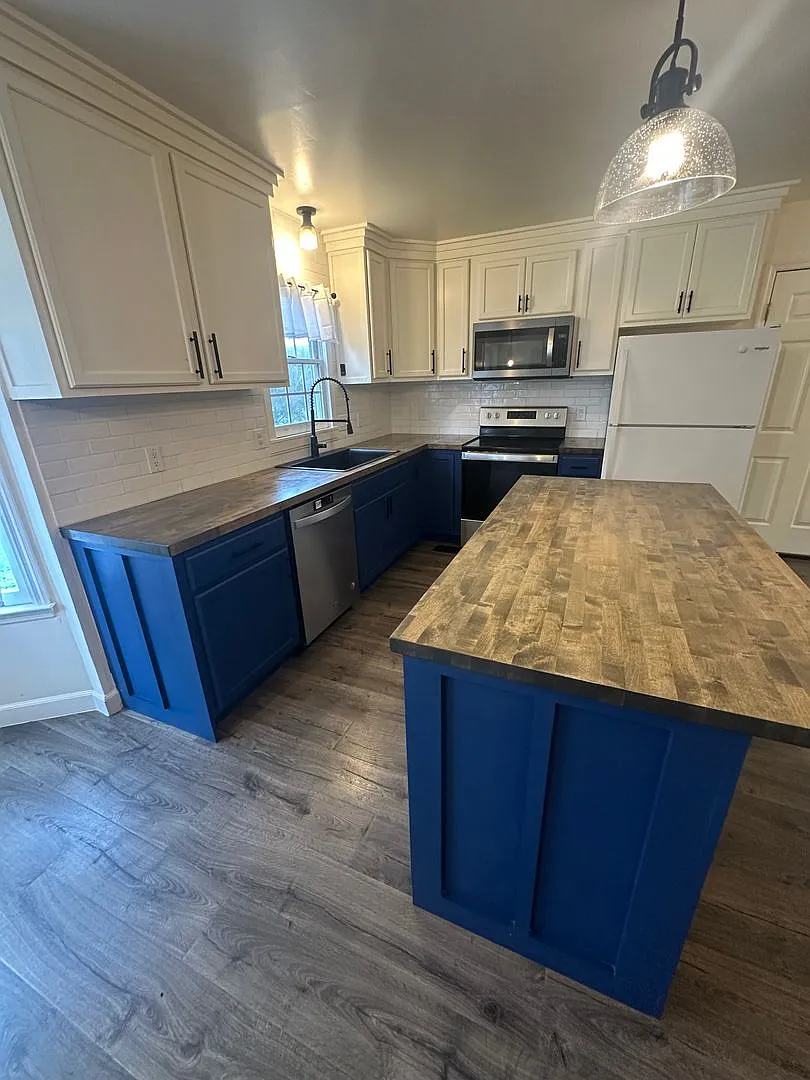 Don't miss this beautiful 3-bedroom, 2.5-bath home with a bonus room in the highly sought-after J... — Photo 4