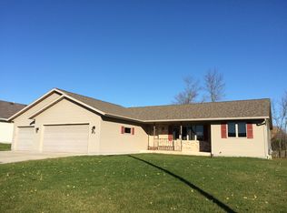 816 Eisenhower Ct, Howards Grove, WI 53083
