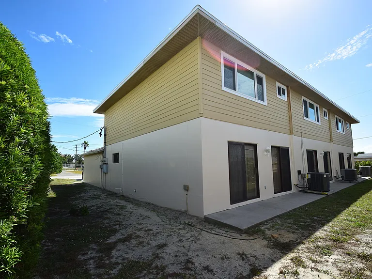658 Atlantic Dr — Photo 7
