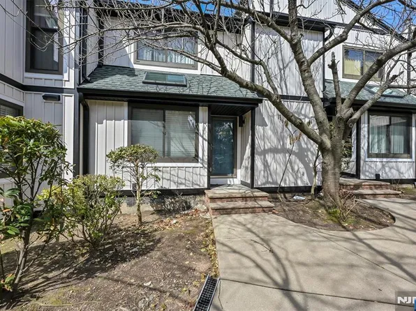 1537 John St 7, Fort Lee, NJ 07024
