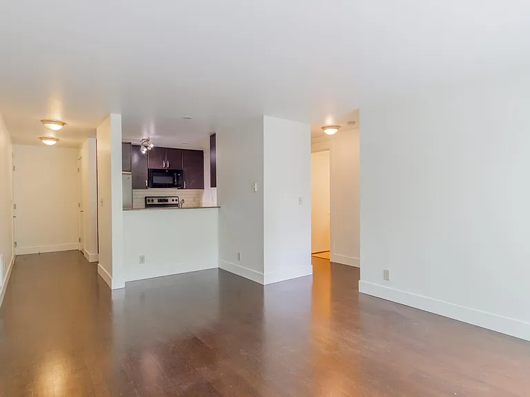 3401 Wallingford Ave N — Photo 11