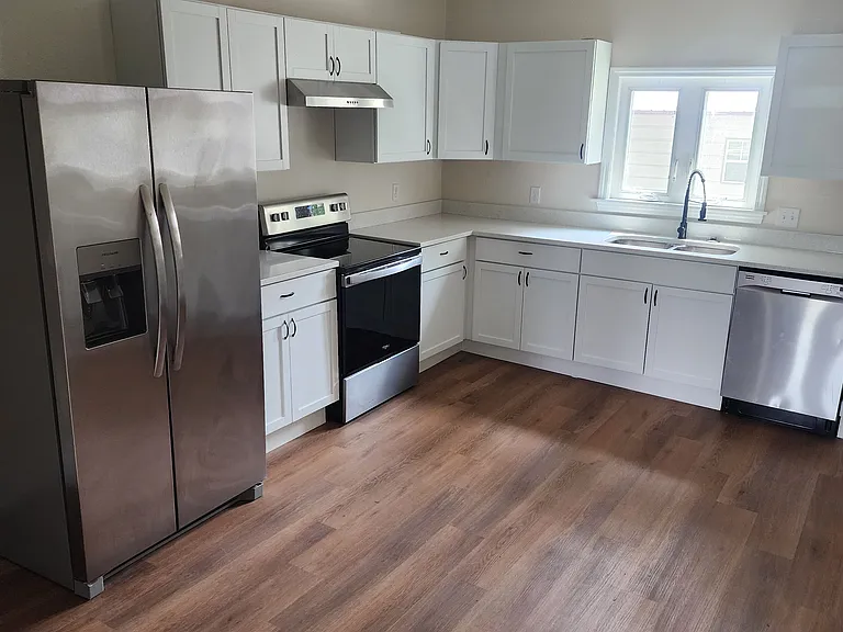 609 Main St #1 — Photo 5