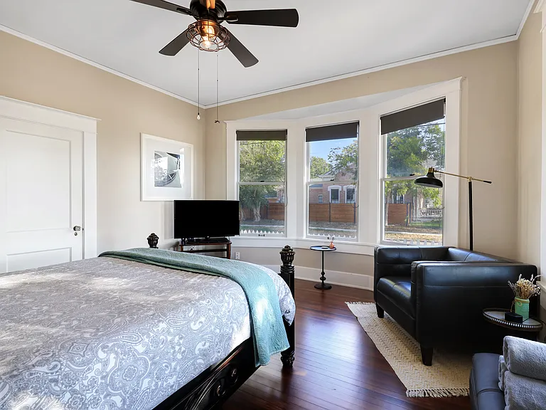 802 N Olive St — Photo 9