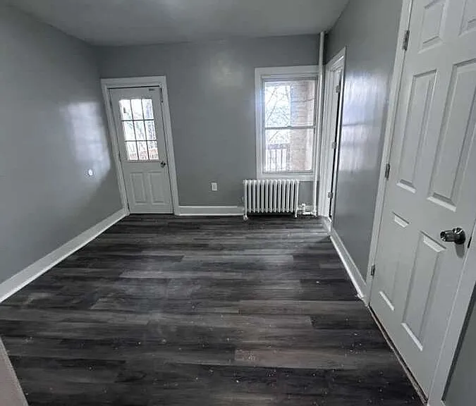 82 Glenwood Ave — Photo 3